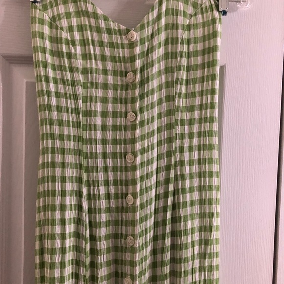 Halter NWOT summer dress  pretty lime green color. - Picture 2 of 6